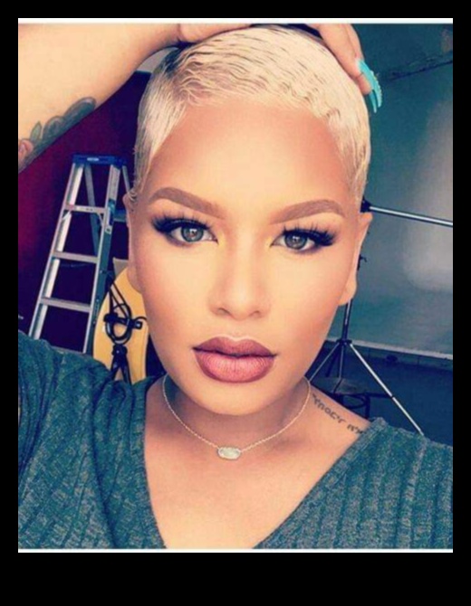 Blondīnes skaistuma iedvesma: frizūru dažādība