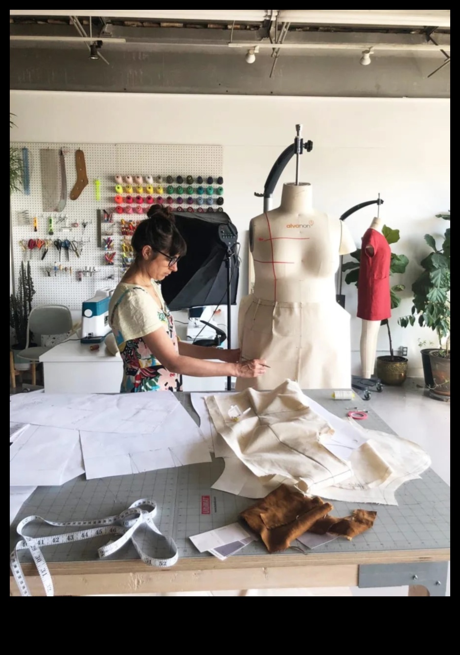 Modes cienītājs: orientēšanās augstākās klases stila dziļumos