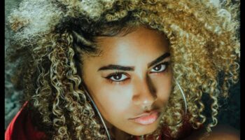 Blondīnes skaistuma iedvesma: frizūru dažādība